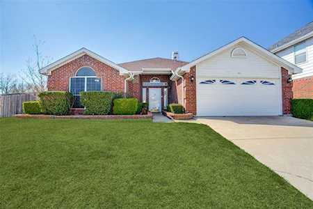 101 Crestview Drive Arlington, TX 76018