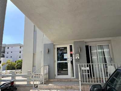 3700 Collins Ave #S-107 Miami Beach, FL 33140