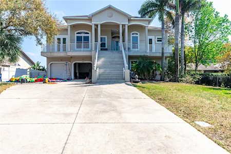 3208 Bluff Blvd Holiday, FL 34691