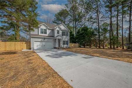 16213 Muddy Cove Circle Carrollton, VA 23314