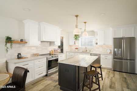 32 E Pebble Beach Drive Tempe, AZ 85282
