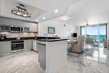 2650 Lake Shore Drive #702 Riviera Beach, FL 33404