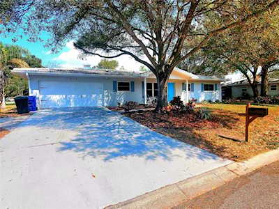 1154 Stewart Dr Dunedin, FL 34698
