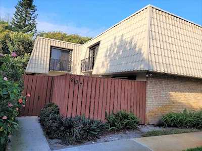 1700 Embassy Drive #207 West Palm Beach, FL 33401
