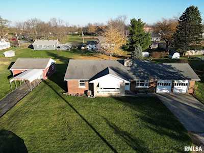 306 N Lincoln St Metamora, IL 61548