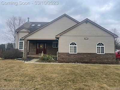 7247 Fay Dr Van Buren Twp, MI 48111