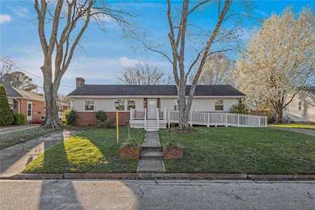 206 Kingwood Dr Newport News, VA 23601