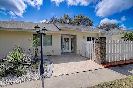 4000 Poinciana Ct Palm Harbor, FL 34684