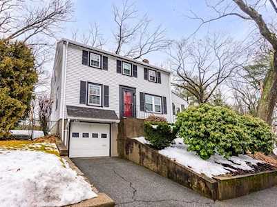 17 Wetherbee Road Waltham, MA 02453