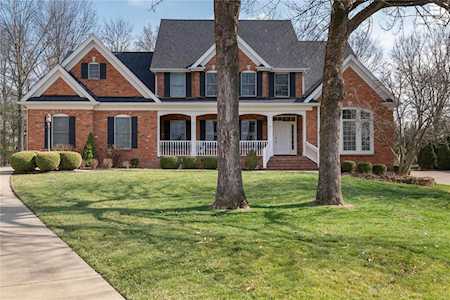 8 Log Cabin Ln Lake St Louis, MO 63367