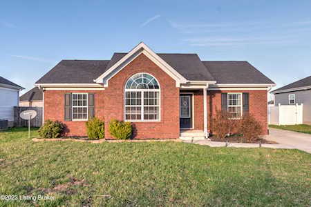 821 Tecumseh Dr Shepherdsville, KY 40165