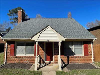 42 Glascow Way Hampton, VA 23669