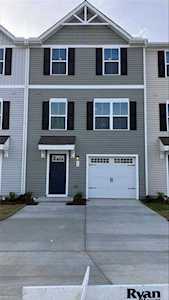 86 Clara Ct Suffolk, VA 23434