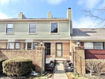 31117 Country Bluff Farmington Hills, MI 48331