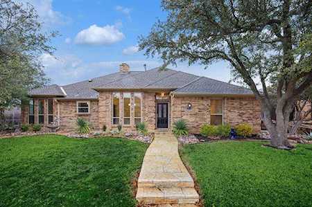 2205 Pine Thicket Lane Bedford, TX 76021
