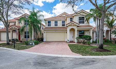 523 Belle Grove Lane Royal Palm Beach, FL 33411