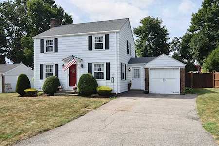 74 Oak Hill Dr Cranston, RI 02920