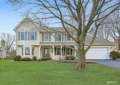 925 Manchester St Naperville, IL 60563