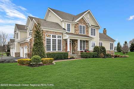 31 Langton Dr Holmdel, NJ 07733