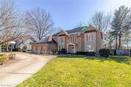 27727 Royal Forest Dr Westlake, OH 44145