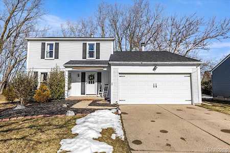 11152 Edington St Livonia, MI 48150