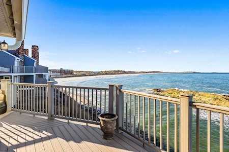 14 Oceanside Dr #14 Hull, MA 02045