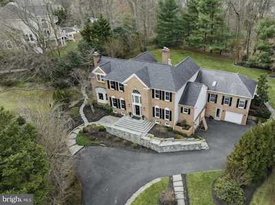 1202 Tottenham Ct Reston, VA 20194
