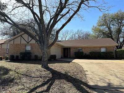 2504 Highgate Drive Arlington, TX 76016