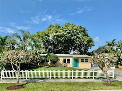 5821 NE 3rd Ave Oakland Park, FL 33334