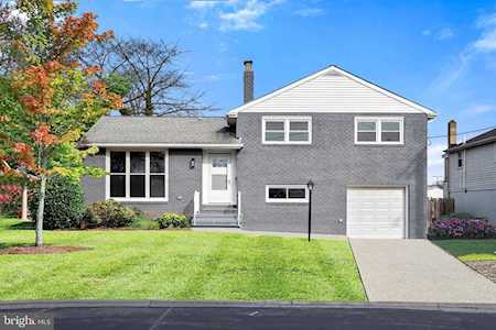 8 Lakeview Ave Pennsville, NJ 08070