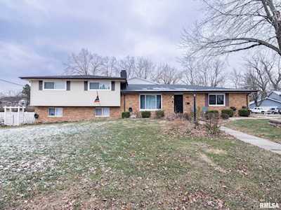 1308 W Kenwick Ln Peoria, IL 61614