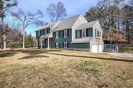 3 Boulton St Carver, MA 02330
