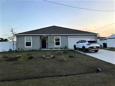 674 SW Jordin Avenue Port Saint Lucie, FL 34953
