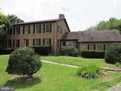22025 Evergreen Mills Rd Leesburg, VA 20175