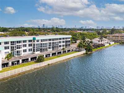 1170 NE 191st St #43 Miami, FL 33179