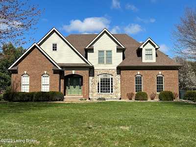 110 Four Seasons Dr Coxs Creek, KY 40013