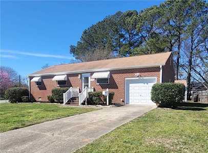 35 Nathan St Hampton, VA 23669