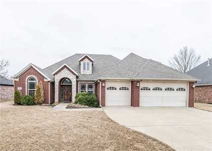4294 E Troon Dr Fayetteville, AR 72701