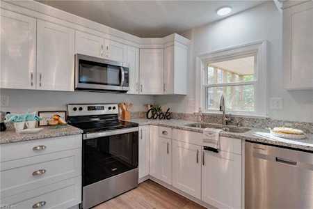 3300 Shoreline Dr Portsmouth, VA 23703