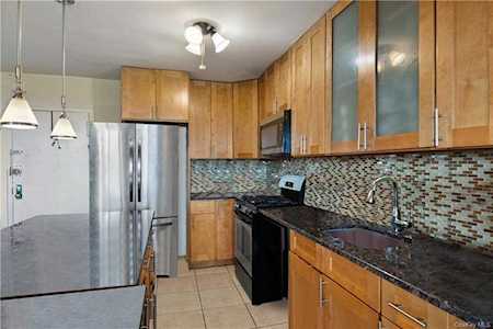 875 Morrison Ave #18F Bronx, NY 10473