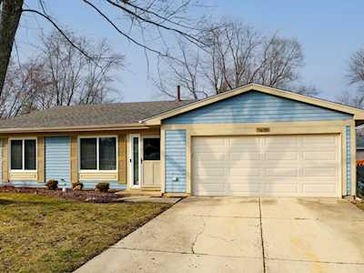 30w260 Dorchester Ct Warrenville, IL 60555