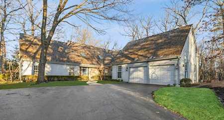 242 Leeds Ct Lake Bluff, IL 60044