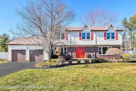 5 Marshall Dr Ocean Twp, NJ 07712