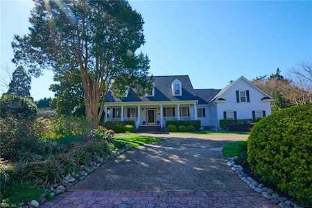 1073 Caton Dr Virginia Beach, VA 23454
