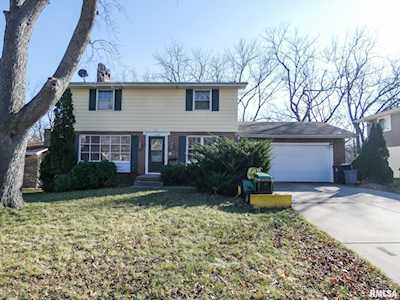 1700 W Willow Wood Dr Peoria, IL 61614