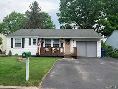 38 Hillcrest Dr Lockport-City, NY 14094