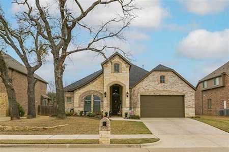 6915 COSTA DEL SOL Court Arlington, TX 76001