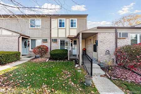 61025 Heritage Blvd #6 South Lyon, MI 48178