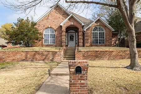 9113 High Oaks Drive North Richland Hills, TX 76182