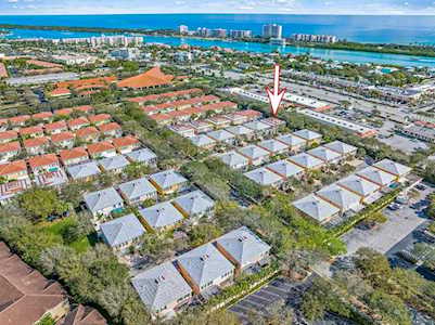 49 Laurel Oaks Circle Tequesta, FL 33469